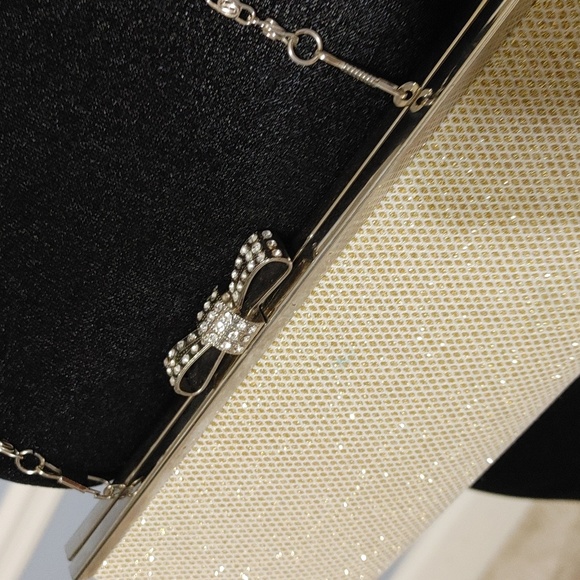 Clutch Gold - Picture 2 of 5
